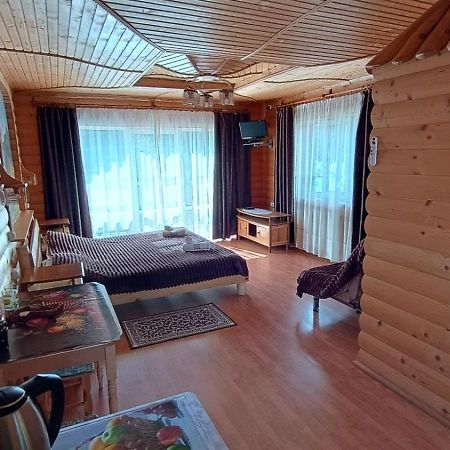 Садиба Гуцулка Ксеня Yaremche Exterior foto