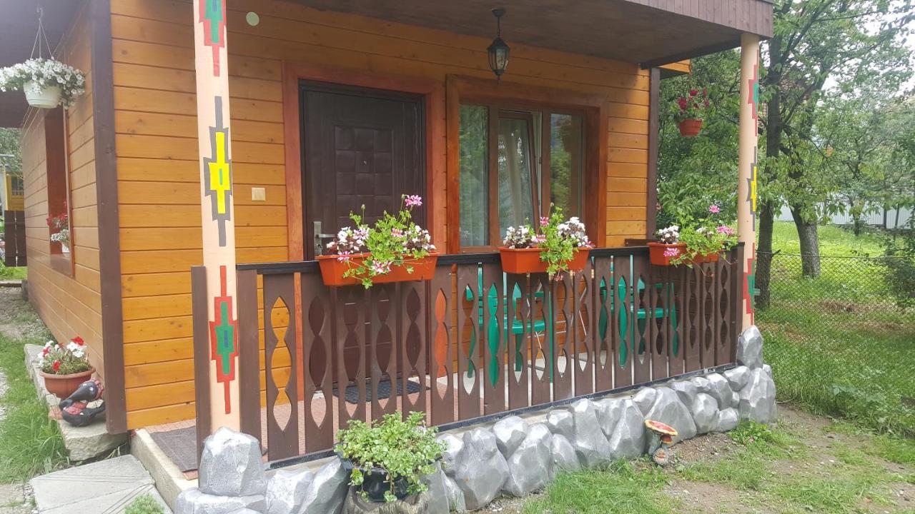 Садиба Гуцулка Ксеня Yaremche Exterior foto